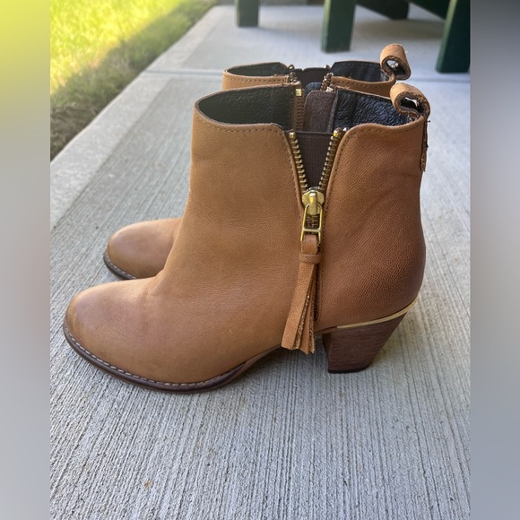 Steve Madden Booties Size 8 - GUC - Picture 1 of 8